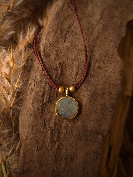 Blue Alchemy Round - Short Labradorite Necklace Macrame