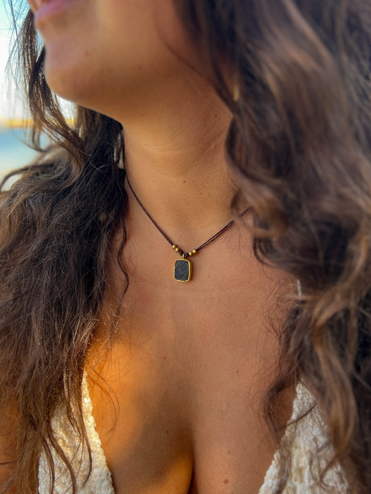 Blue Alchemy - Raw Labradorite Necklace, Goldplated