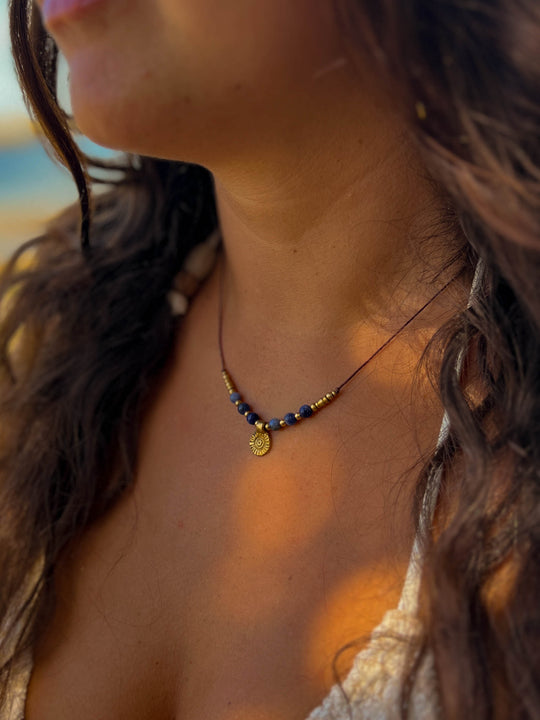 Solara - Blauwe Sodaliet Zon Ketting
