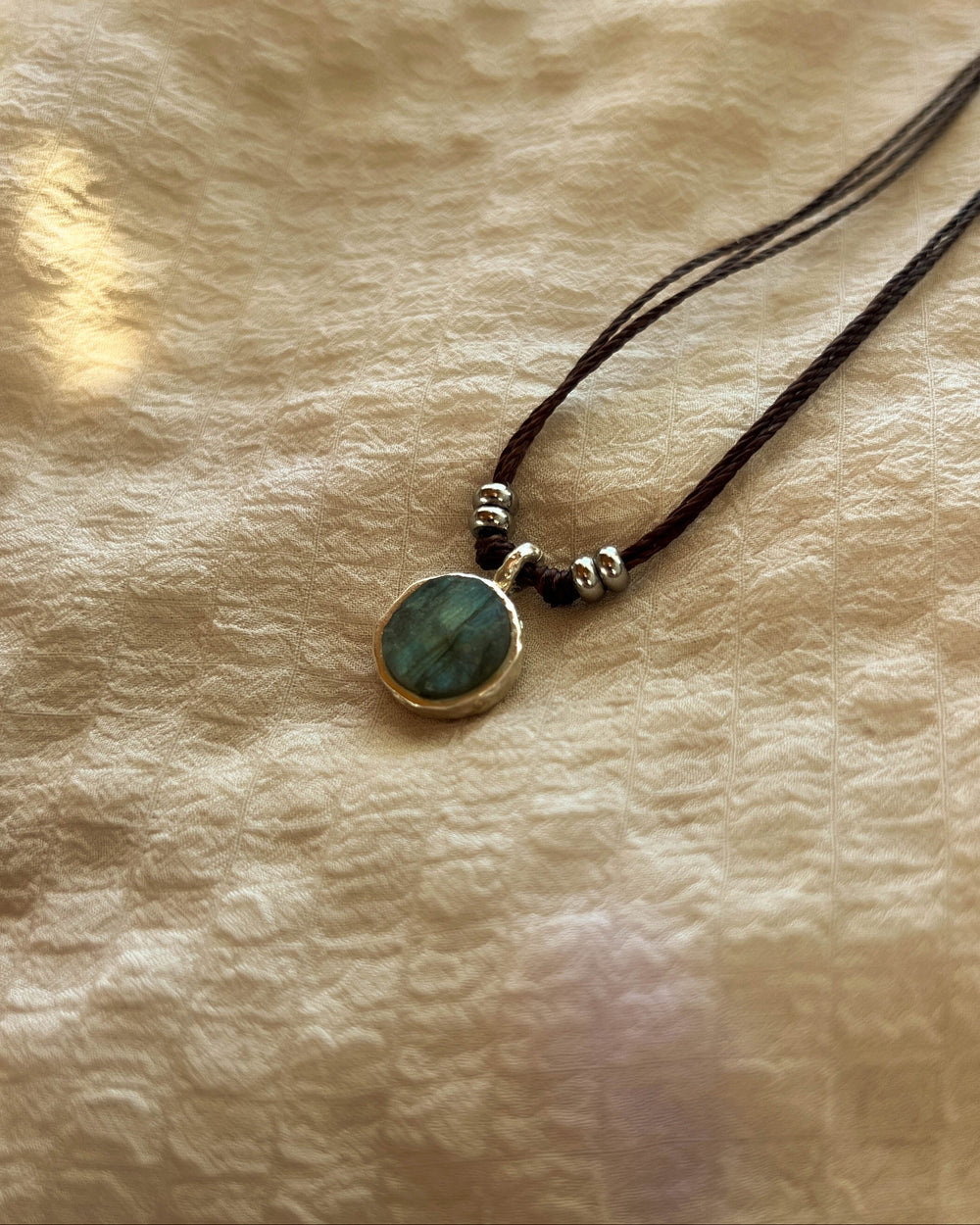 Blue Alchemy - Zilveren Labradoriet Ketting