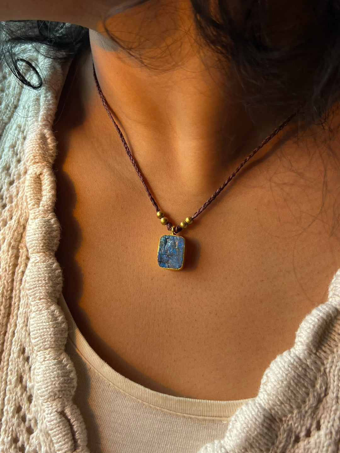 Blue Alchemy - Raw Labradorite Necklace, Goldplated